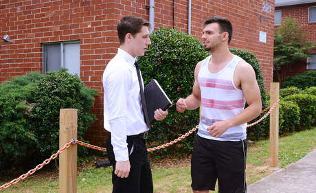 Famous americans, hunk Jason Maddox and strongman Paul Canon make a love in kitchen