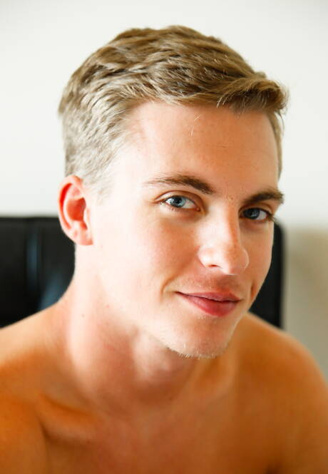 Hunky guy Drake Riley and american beautiful boy Mikey Junior banged each other