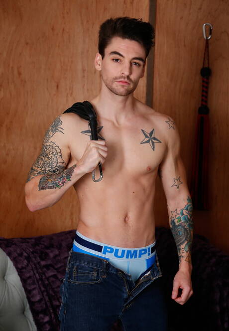 Sexy buddies Jj Knight, Johnny Torque and Quentin Gainz in hot threesome ass fuck action