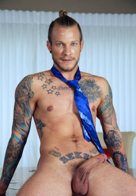 Tattoed Jaxon, Ashton, Arad and Owen posing and showing ass and big cock