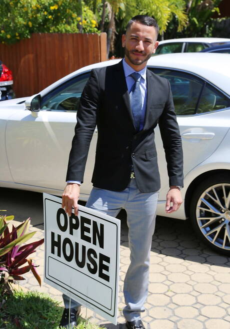 Latin muscular Mario Costa and american beefy Shane Jacobs in hot homosexual action outside