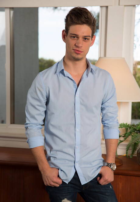 Pretty american boys young Michael Del Ray and beefcake Scott Finn fuck ass after sucking