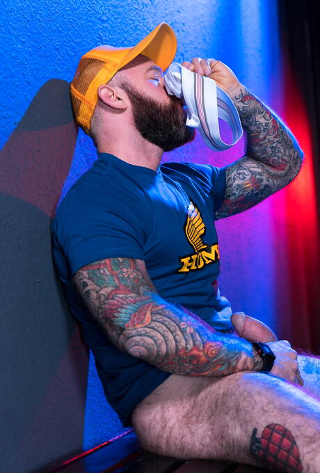 American strongman Jay Austin and  Jack Dixon have a good oral sex