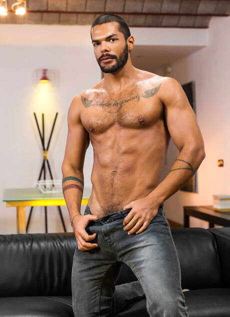 Paddy OBrian, Lucas Fox, Andy, Ely Chaim in wild gangbang