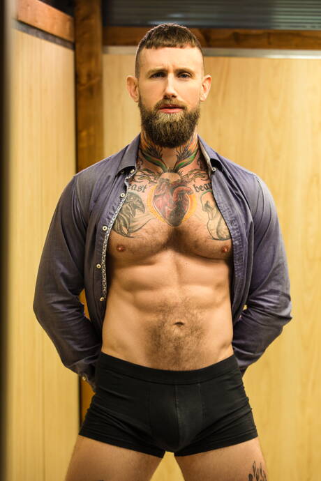 English well-built Paddy Obrian and american superstud Troy Daniels have a good anal sex