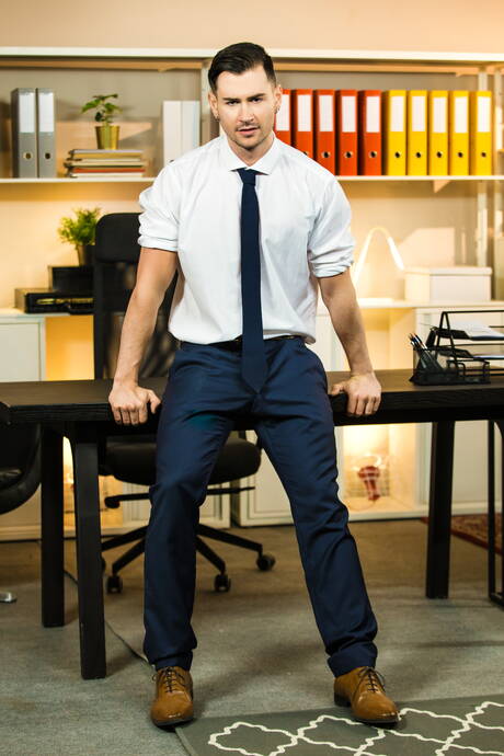 Lukas Daken and norwegian beefy Tyler Berg in hard anal sex