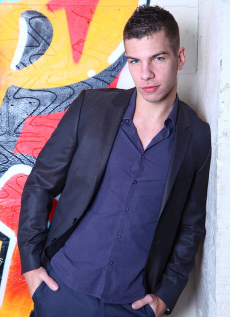 Hungarian hunky guy Darius Ferdynand and english well-built Paul Walker jerk off