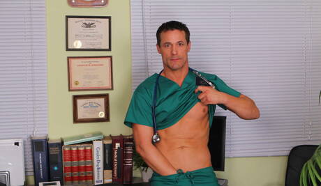 American muscular Riley Price and superstud Dexx Driver in hot ass fuck action