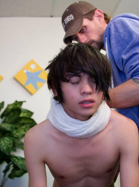 Twink Coach Ryan and american pretty boy Roxy Red in ass spanking session