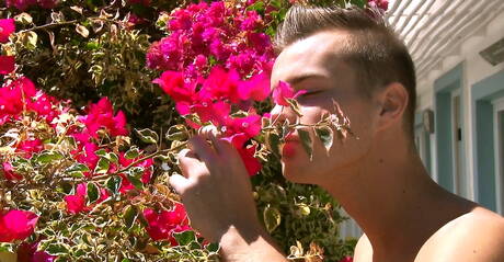 Two czech boys husky guy Hoyt Kogan and well-built Jerome Exupery have a hot couple scene in the kitchen