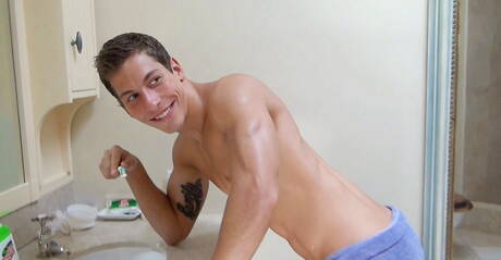 Hungarian superstud Jim Kerouac and hungarian well-built Vadim Farrell make a love in bath