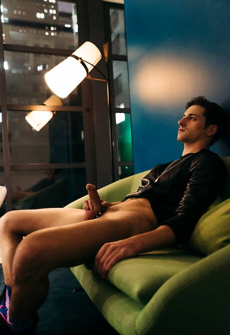 Pretty american boys muscular Jacen Zhu and strongman Taylor Reign fuck ass after interracial sucking outdoor