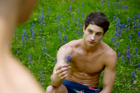 Hot boysCalvin Banks, Dillon Rossi and Taylor Reign have a good 3some sex outside