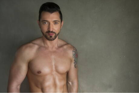 Hot boysCarter Dane, Jimmy Durano and Levi Karter have a threesome pleasure at the pool