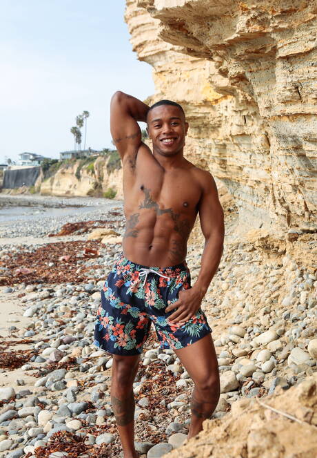 Nice american boys strongman Justin Matthews and hunky guy Jake Waters in hot interracial ass fuck action on beach