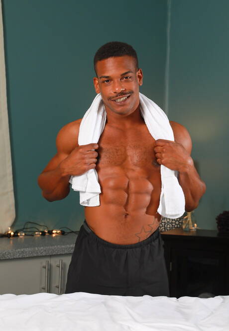 Hot americans, hot twink Michael Del Ray and husky guy Adrian Hart have a good interracial anal sex