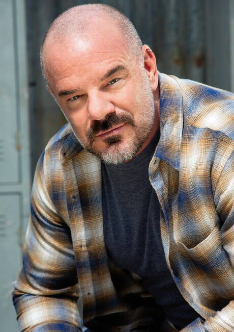 Horny boys Jack Dyer, Johnny Ford and Taylor Reign have 3some anal sex in bath