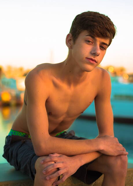 Twink Pics