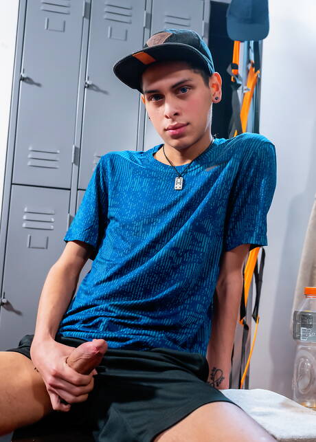 Latino twink Tommy Ameal and latin young dude Giorgio Angelo fuck after blowjob