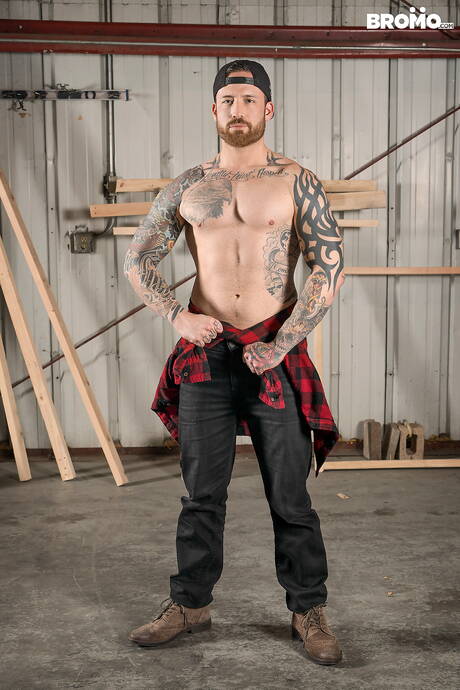 Sexy americans, bear Teddy Bear and superstud Jordan Levine love each other