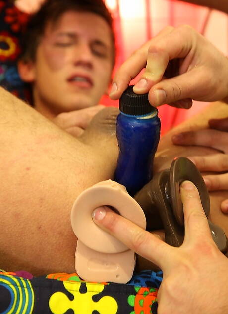 Johan, Mike, Martin Love, Paris Neeo having fun together