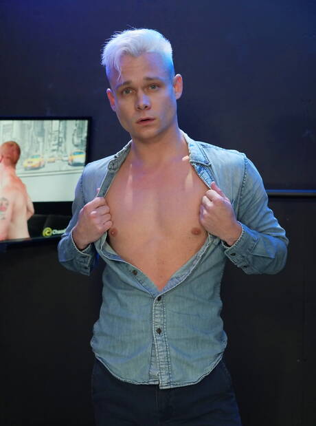 Two american boys tough guy Pierce Paris and beautiful boy Andrew Connor make a love