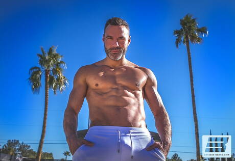 Canadian husky guy Manuel Skye and canadian otter Mick Stallone in hot ass fuck action in the pool