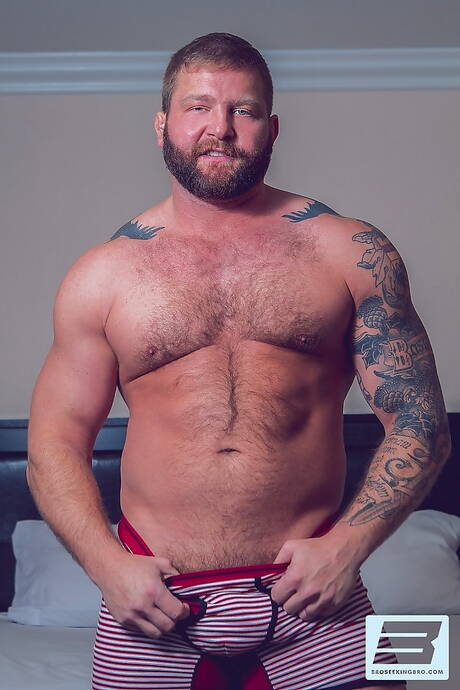 American hairy bear Colby Jansen and muscular Zac Hunter have a hot couple scene