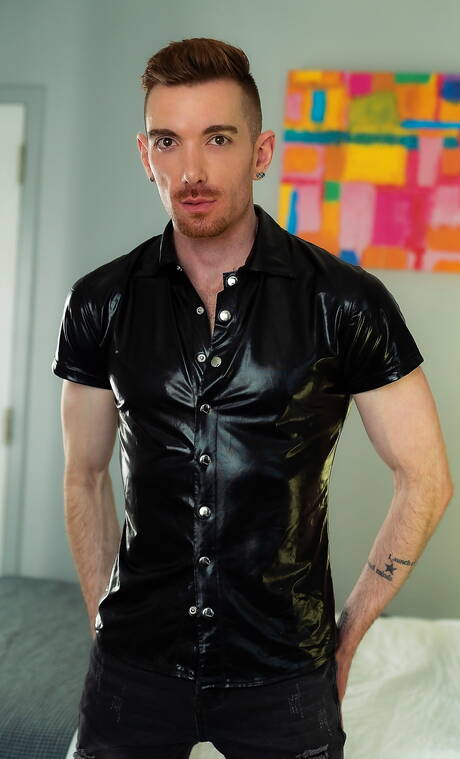 Hairy bear King Heart and american superstud Kit Cohen sucking and fucking each other