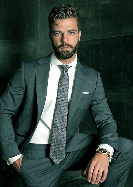 Portuguese hunky guy Hector De Silva and dutch hunky guy Logan Moore in hard anal sex in bathroom