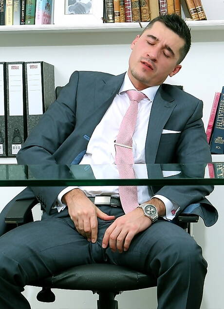 Slovak well-built Jay Roberts likes to be roped