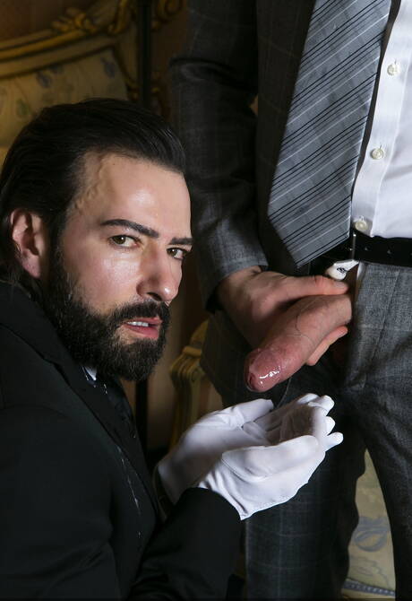 Beefy Miguel Angel and american muscular Pierce Paris have anal sex