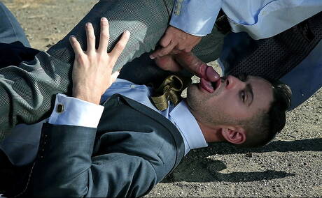 Stud Hector De Silva and hunky guy Robbie Rojo fuck ass after sucking dick outside