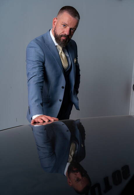 Superstud Dan Tyser and muscular Oskar Ivan fuck ass after sucking dick