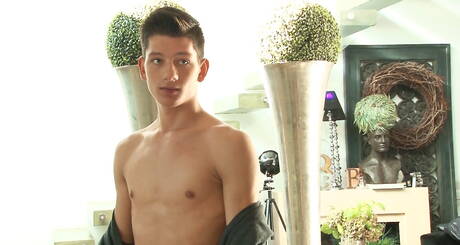 Twink Dean Cullen posing naked and showing hot butt