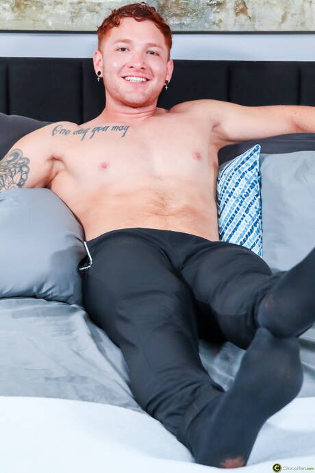 Hunk Jeremiah Cruze get naked and showing tight butt