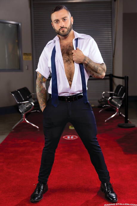 American hairy bear Drew Valentino and  Morgxn Thicke drilling an ass