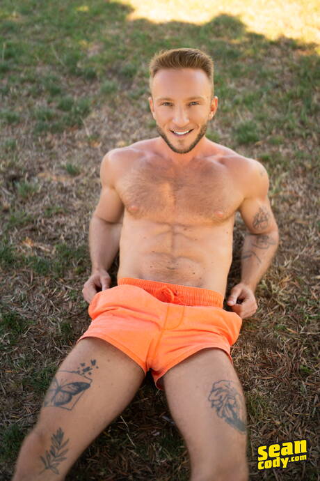 American bodybuilder Axel Rockham and strongman Jason Emre have a hot couple sex outside