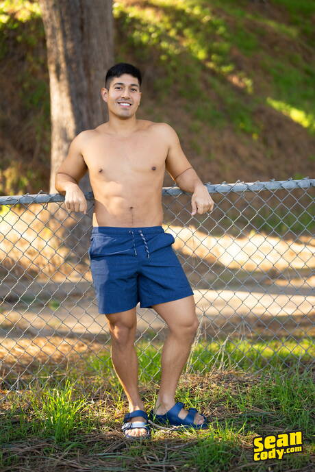 Husky guy Guido and stud Paco Colombiano fuck ass after blowjob outdoor