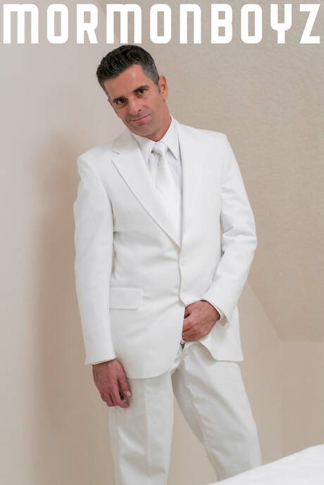 Sexy boys Alex Chandler, President Oaks and Mitch Cox in hot threesome ass bang