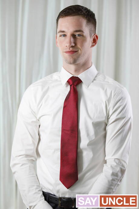 Canadian husky guy Manuel Skye and canadian husky guy Thyle Knoxx have a hot sex