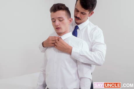 Hot american guys muscular Grant Ducati and young Jonah Wheeler shows a beautiful body