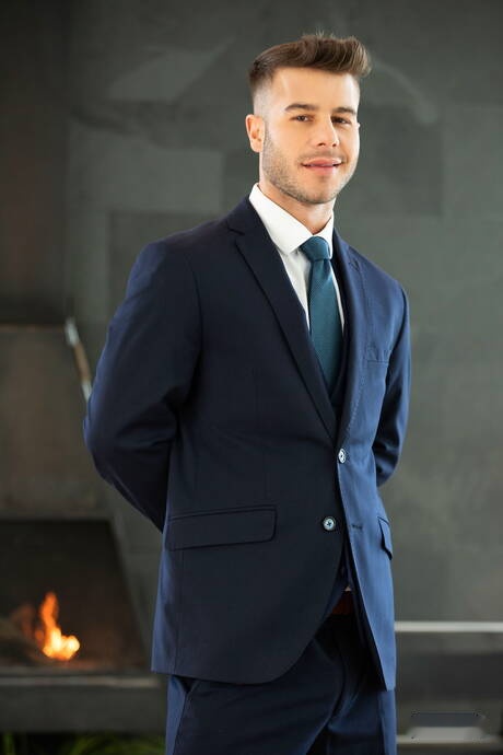 Spanish hunk Allen King and american bodybuilder Papi Kocic fuck after dick sucking