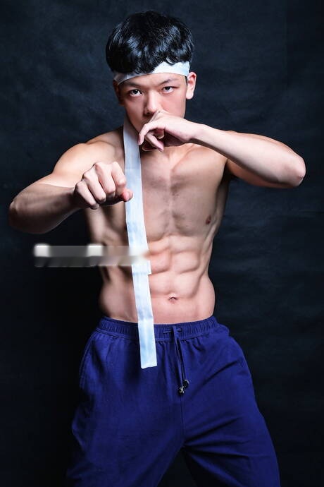 Horny guys Morgen, Duncan Ku Aka Gunryu and Yowei drilling an ass