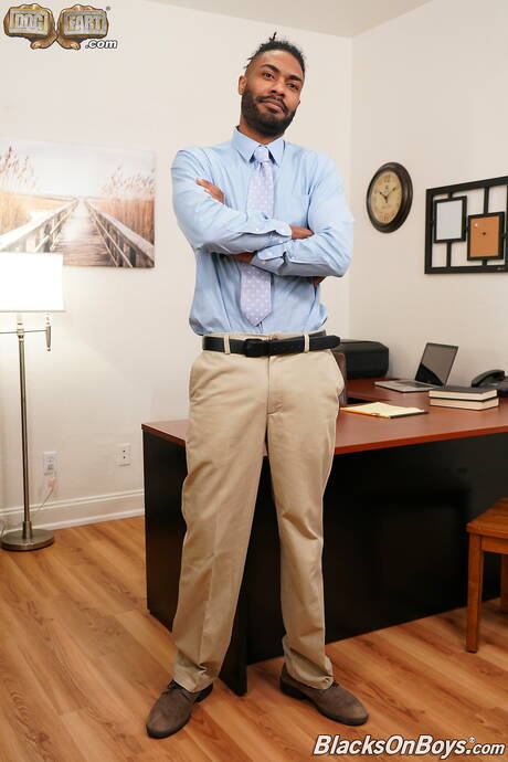 Sexy guys Jacob Wolf, Floyd Johnson and Hunter Triad in interracial groupsex