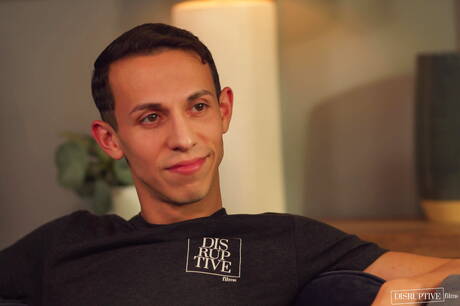 American muscular Scott Finn and latin beefcake Des Irez sucking and screwing each other