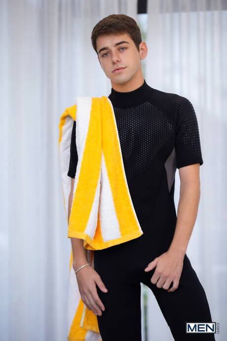 American hot twink Joey Mills and irish hunky guy Dean Young in hot homosexual action