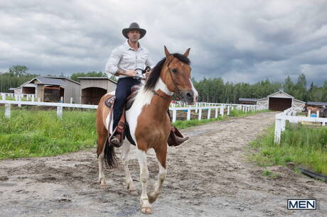 Nice american buddies husky guy Austin Wolf and strong bull Tim James fuck after blowjob outdoor