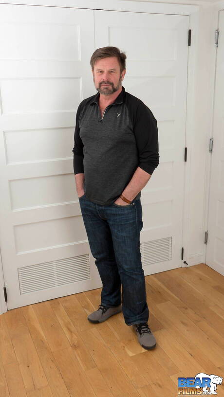 Pretty Chris Mine shows a perfect body