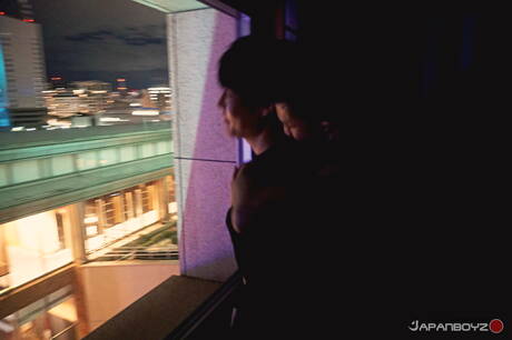 Well-built Reach and husky guy Ruito have a good sex outside